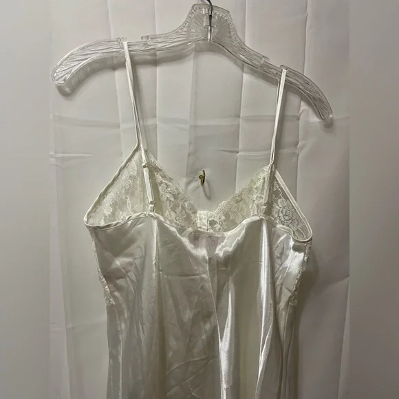 Vintage hand dyed Oleg cassini nightgown - Picture 5 of 5